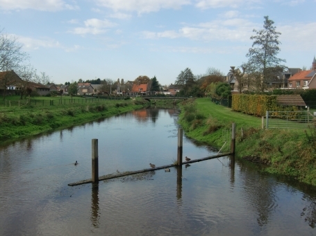 Leudal NL : Ortsteil Neer, die Neerbeek ( Fluss )